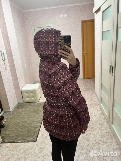 Женская зимняя курка 42 размер