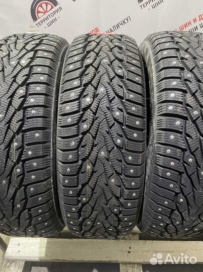 iLink Wintervorhut Stud III 215/60 R17 100T