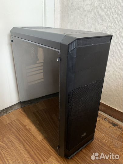 Корпус Aerocool aero-300 с вентиляторами