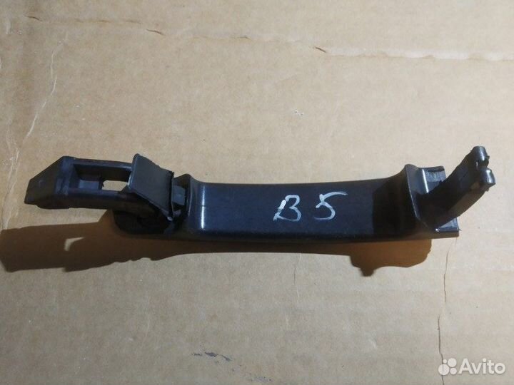 Ручка двери внешняя Volkswagen Passat B5