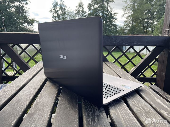 Ноутбук asus