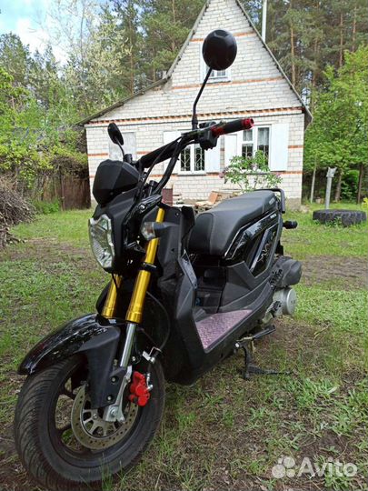 Скутер Vento Naked