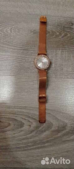 Часы женские Sunlight разные