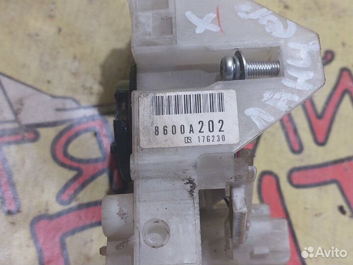 Кронштейн подрулевых Mitsubishi Lancer X 10 1.8