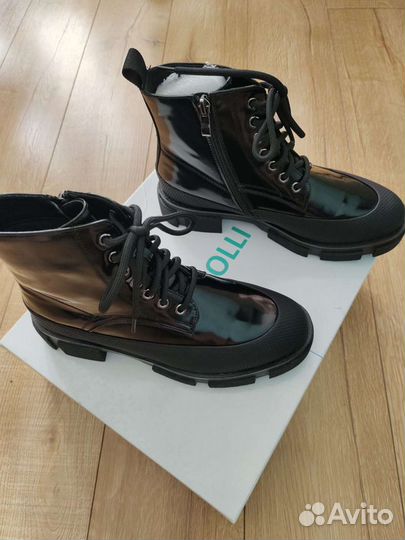 Ботинки женские 39 размер.Новые