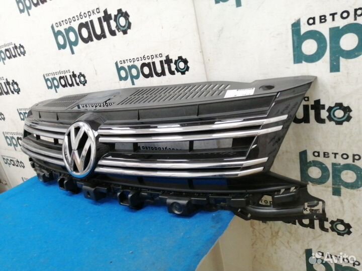 Решетка радиатора 5N0853653E Volkswagen Tiguan I