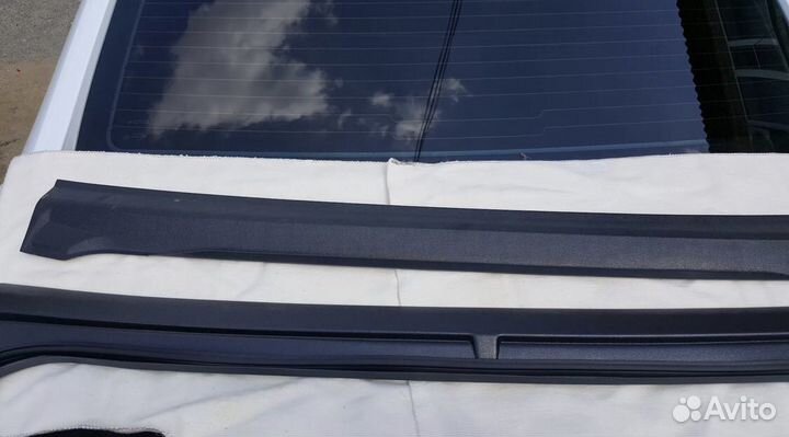 Жабо на LADA Vesta на заднее стекло