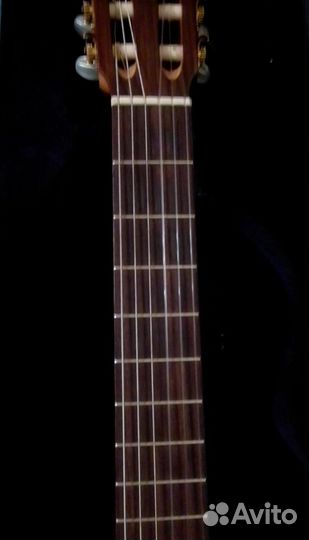 Продаю классическую гитару Alhambra Iberia A