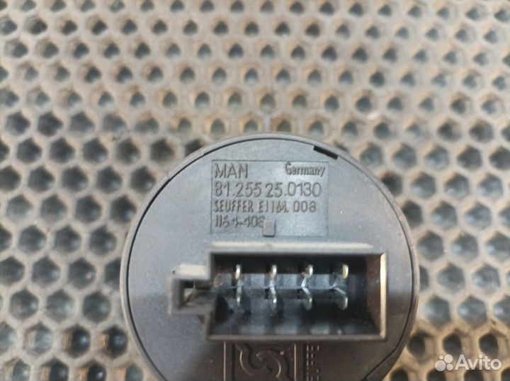 81255250130 Переключатель света фар Man TGA