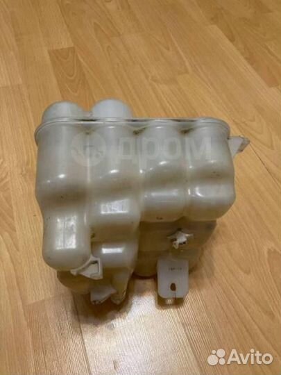 Бачок расширительный Volkswagen Touareg