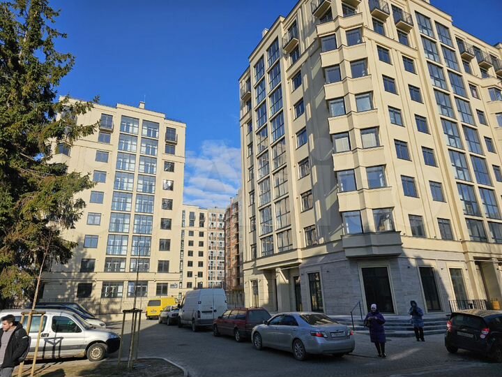 1-к. квартира, 43 м², 1/9 эт.