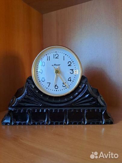 Настольные часы Маяк