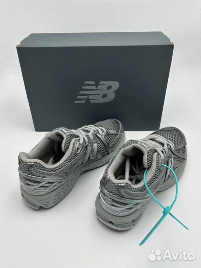 Кроссовки New Balance 1906R