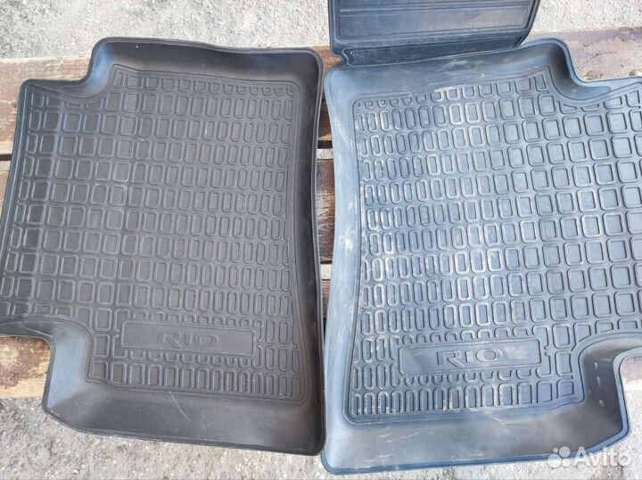 Автомобильные коврики резиновые