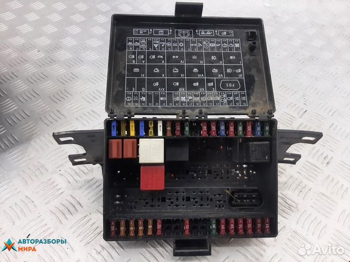 Блок предохранителей Ford Transit 4 1999 1011279