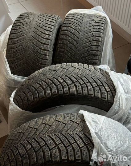 Michelin X-Ice North 4 225/40 R19 и 255/35 R19 96H