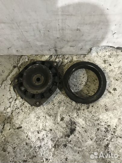 Опора переднего амортизатора Renault Scenic III (2