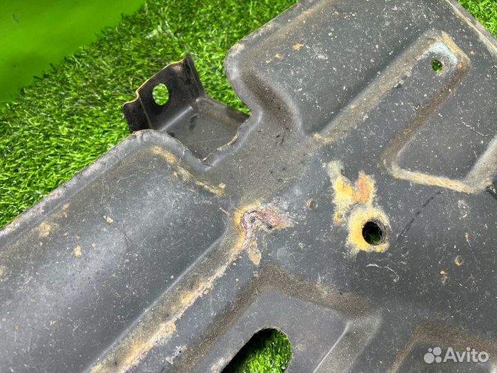 Защита топливного бака Infiniti Qx56 JA60 VK56DE