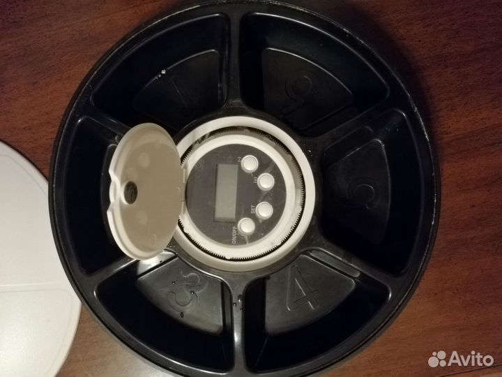 Автокормушка для животных (собак и кошек)