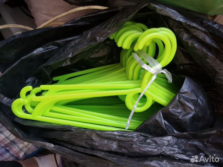 Тремпеля, вешалки, с прищепками