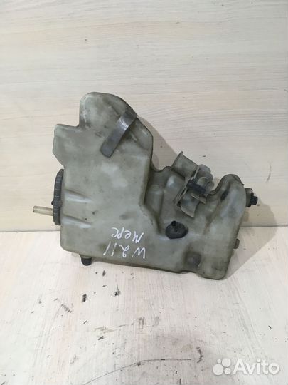 Бачок омывателя Мерседес E211 W211 2118601360