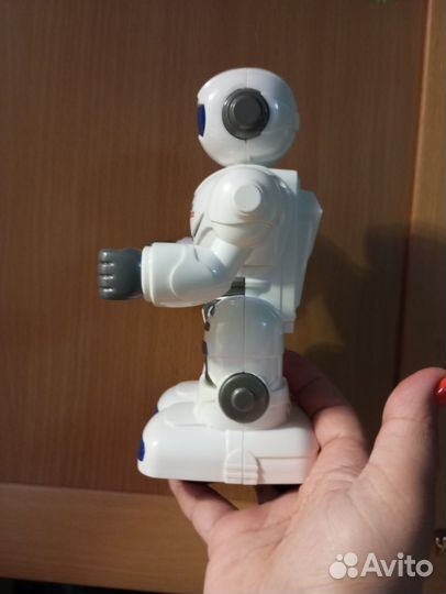 Робот новый
