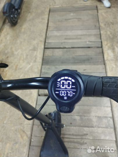 Самокат взрослый электрический бу