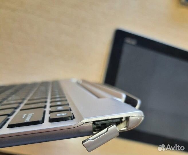 Asus Transformer PAD TF300T планшет с док-станцией