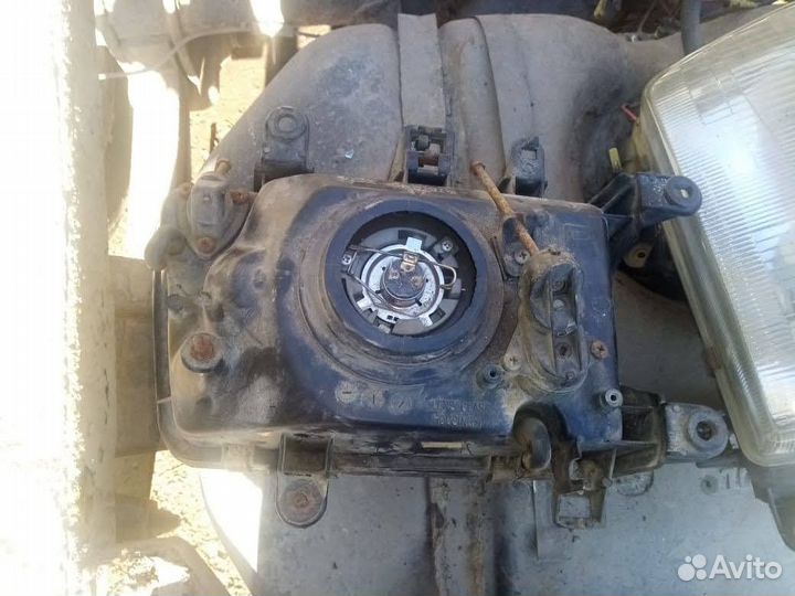 Фары Тойота форанер