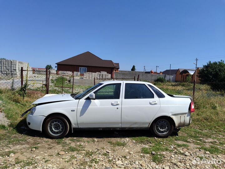LADA Priora 1.6 МТ, 2015, битый, 217 000 км