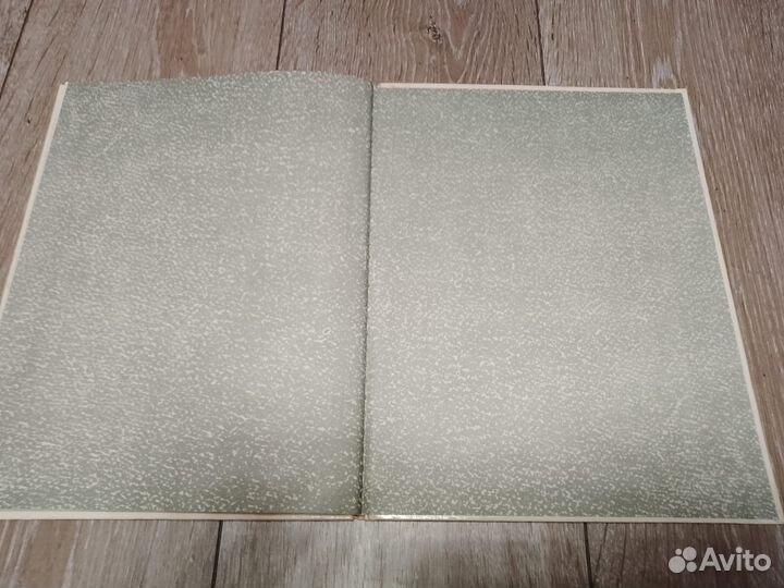 Продаю книгу С.Михалкова 