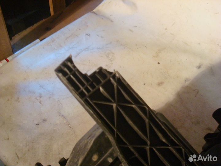 Фара левая Audi Q3 2012