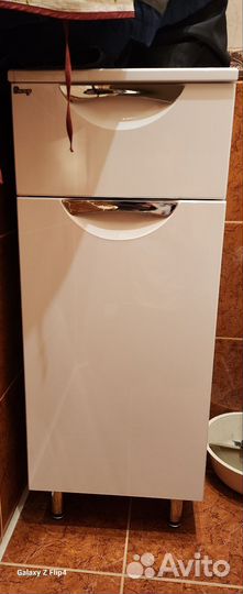 Полупенал для ванной комнаты (новый)