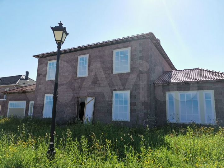 Коттедж 332 м² на участке 12,3 сот.