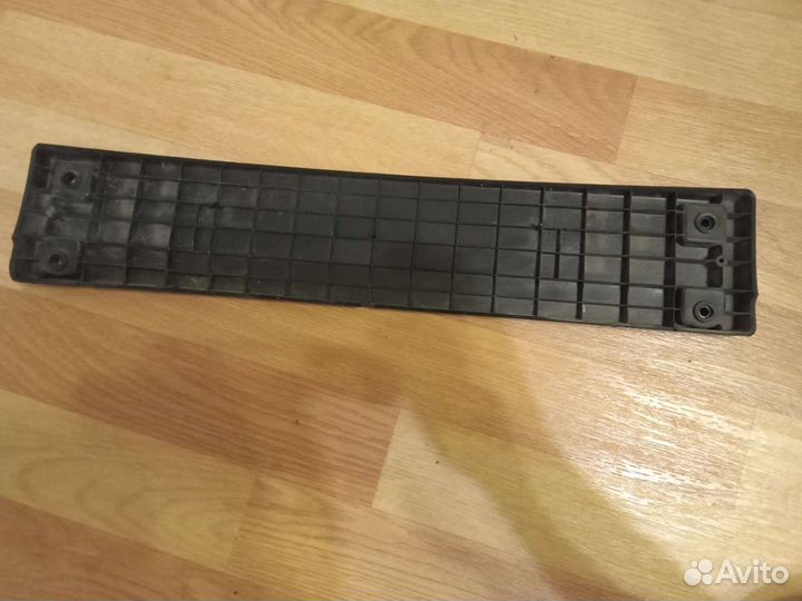 Подиум под номерной знак киа Соренто 2