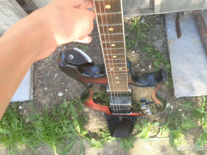 Электрогитара урал 560