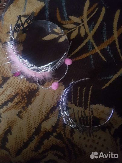 Пластиковые короны