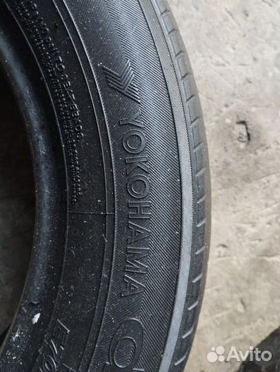 Yokohama 104ZR 215/60 R16 95V