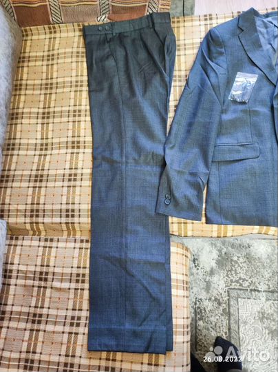 Школьный костюм для мальчика серый