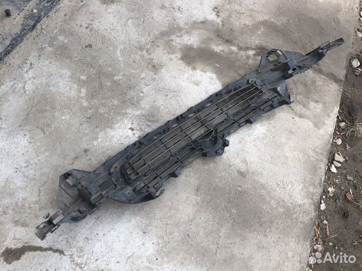 Peшеткa радиатора Сitrоen С4 cедан B7 кузов