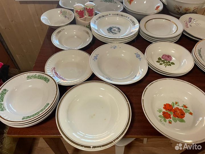 Посуда суповые тарелки салатники супница