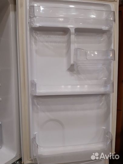 Холодильник Samsung