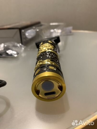 Триммер для бороды и усов