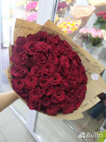 51 роза за 2000