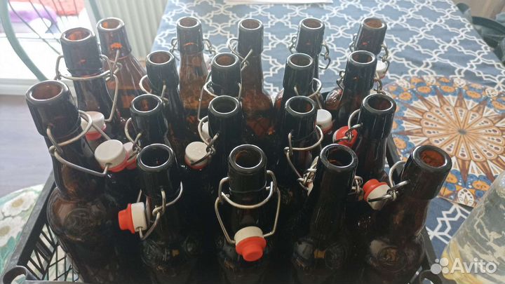 Бутылка с бугельной пробкой