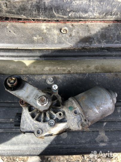 Моторчик стеклоочистителя Mitsubishi Colt Z30