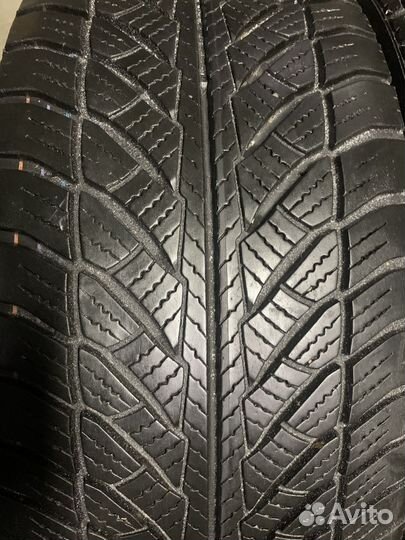 Goodyear UltraGrip 8 Performance 245/45 R18 100V