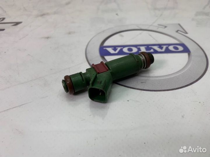 Форсунка топливная бензин Volvo V70 B5244 9470229