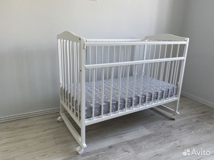 Детская кровать с матрасом