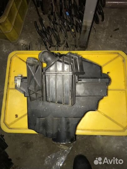 Корпус воздушного фильтра Mazda 3 Хэтчбек BK 2.0